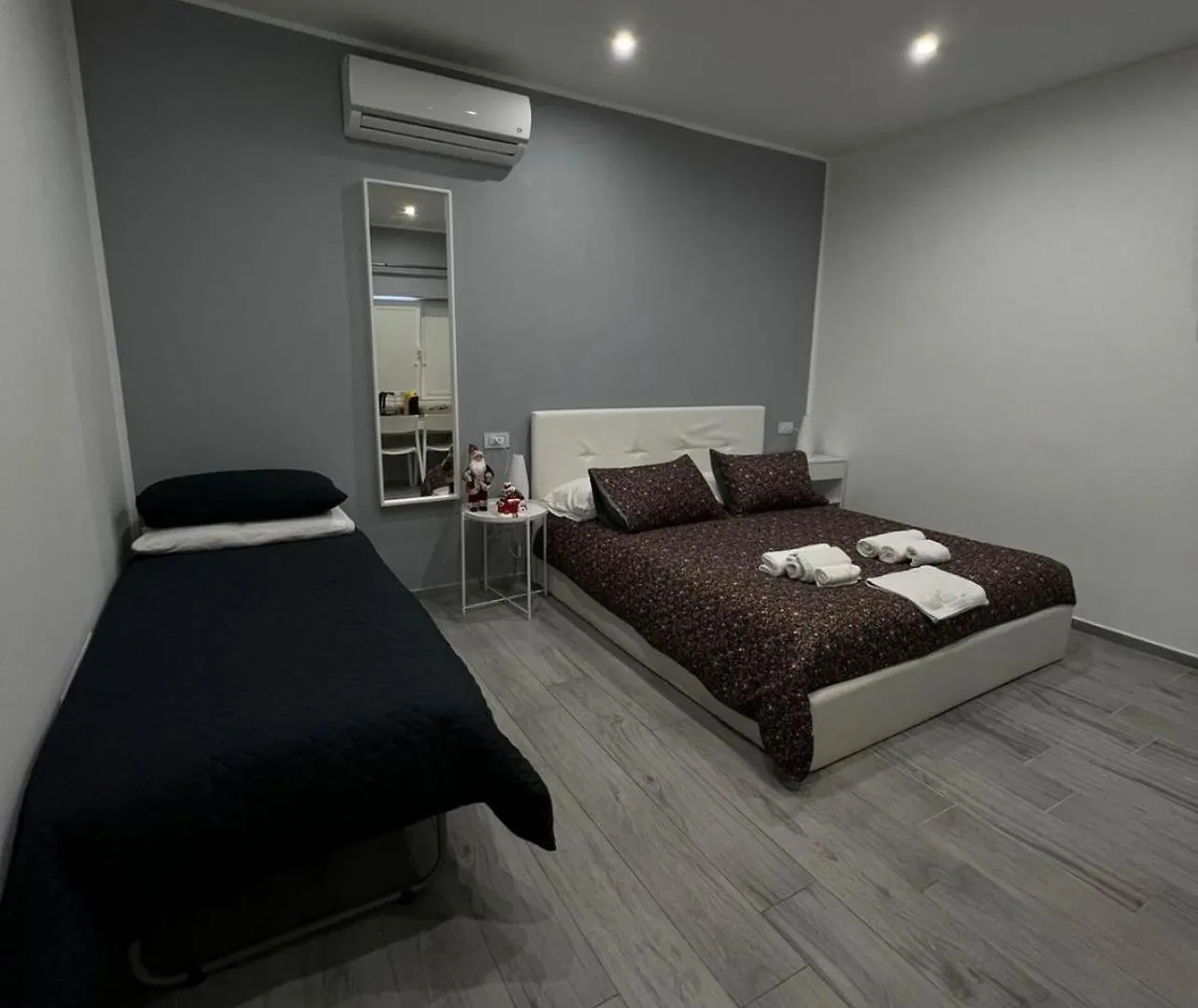Hotel Giufra Bari 0*,  Italien